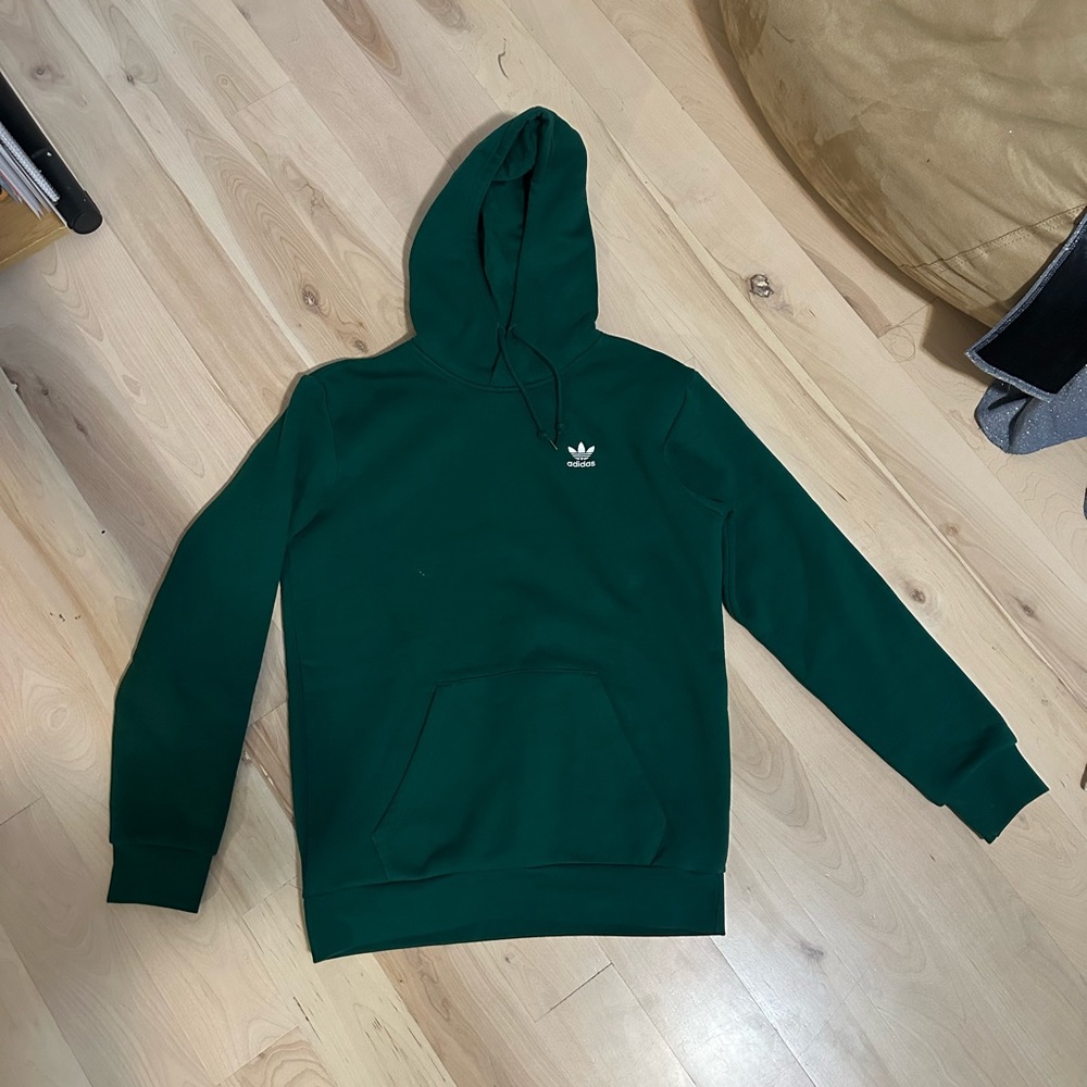 Green Sweatshirt!